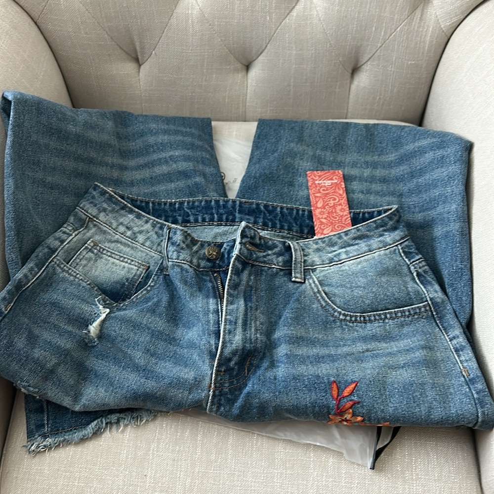 Embroidered Jeans GORGEOUS Size 30 BNWT - Picture 9 of 9